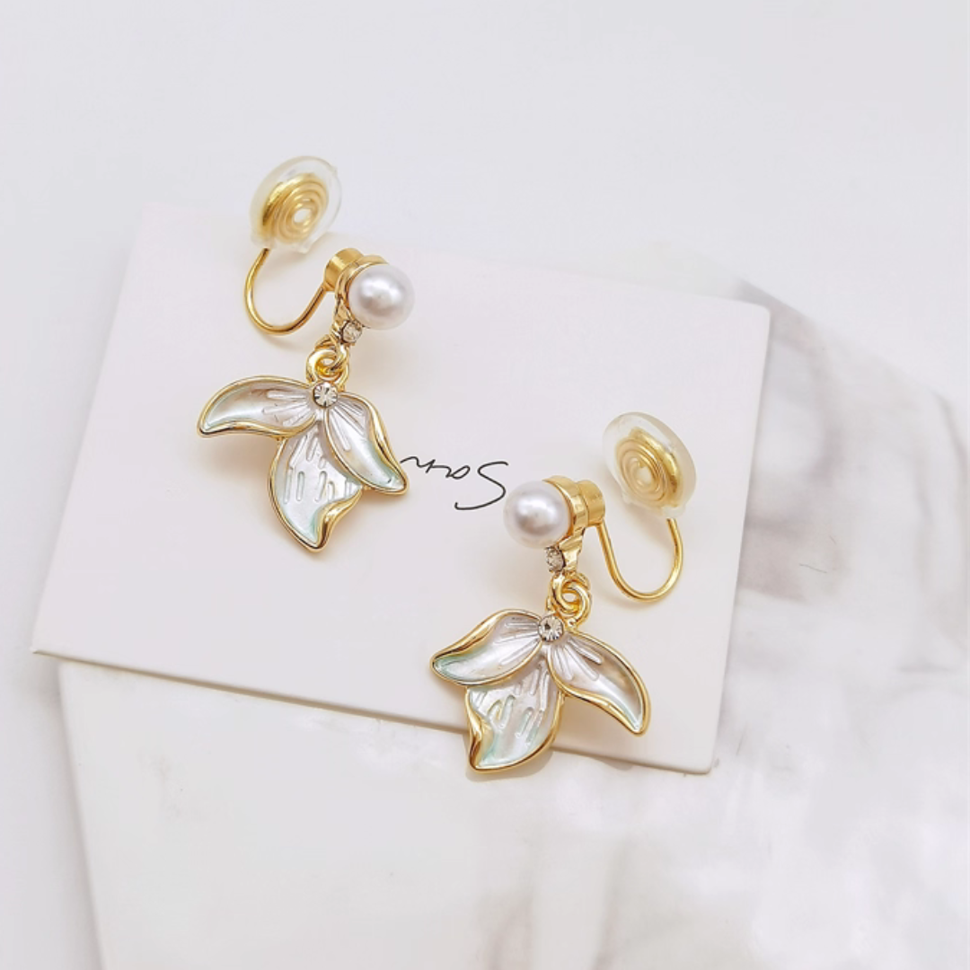 【予約販売|10/30(木)〜発送】3天然淡水パール&花びらモチーフ イヤリング【ノンホール(スプリングタイプ)】