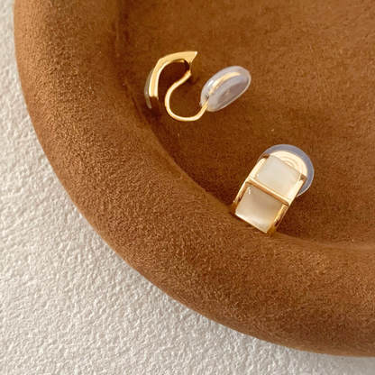 ニュアンススクエアイヤリング【ノンホール（フラットタイプ）】