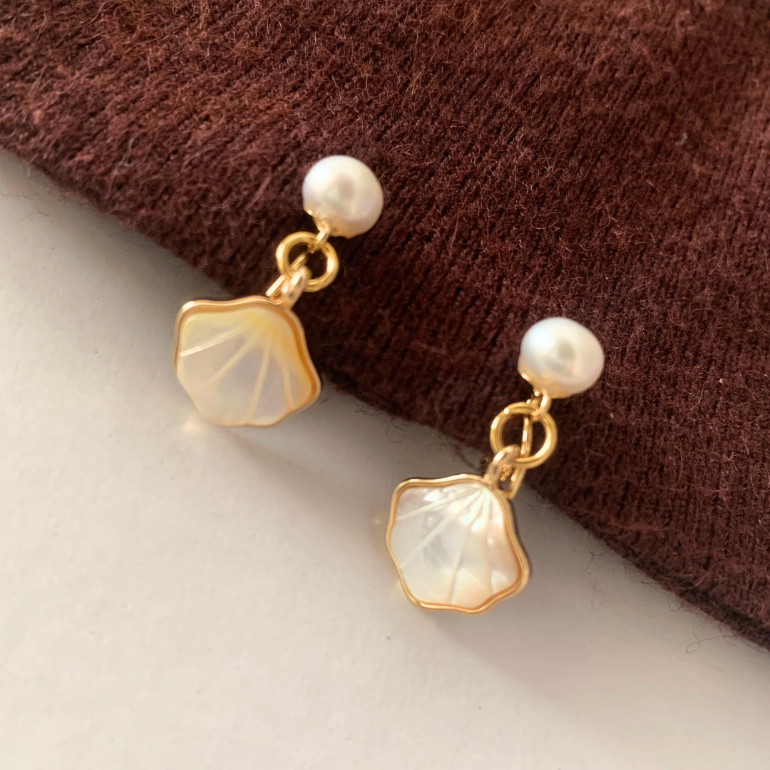 【新作｜12/3(月)〜】パール&シェルドロップイヤリング【ノンホール（フラットタイプ）】