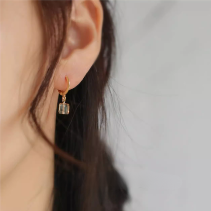 【新作｜12/3(月)〜】クリスタルキューブイヤリング【ノンホール（フラットタイプ）】