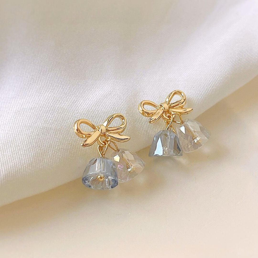 【新作｜12/14(日)〜】リボン×ベルチャームイヤリング【ノンホール（スプリングタイプ）】