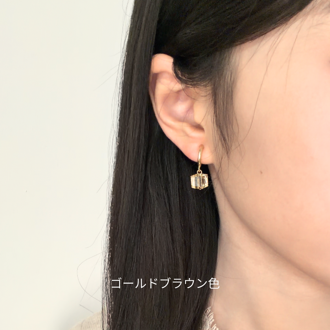 【再入荷｜2/17(火)〜】クリスタルキューブイヤリング【ノンホール（フラットタイプ）】