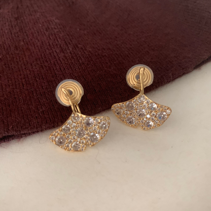 【新作｜12/3(月)〜】イチョウリーフパヴェイヤリング【ノンホール（フラットタイプ）】