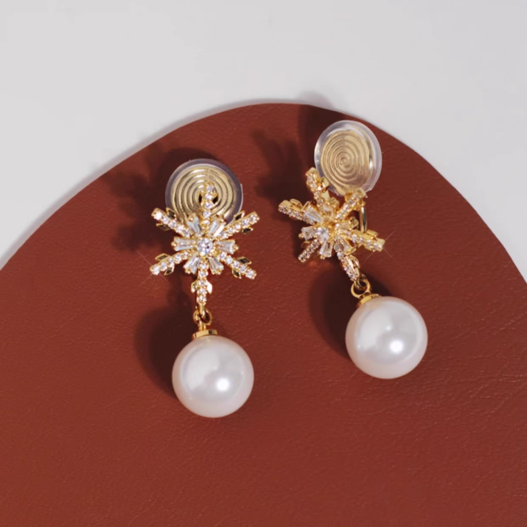 【新作｜12/14(日)〜】雪の結晶パールイヤリング【ノンホール（フラットタイプ）】