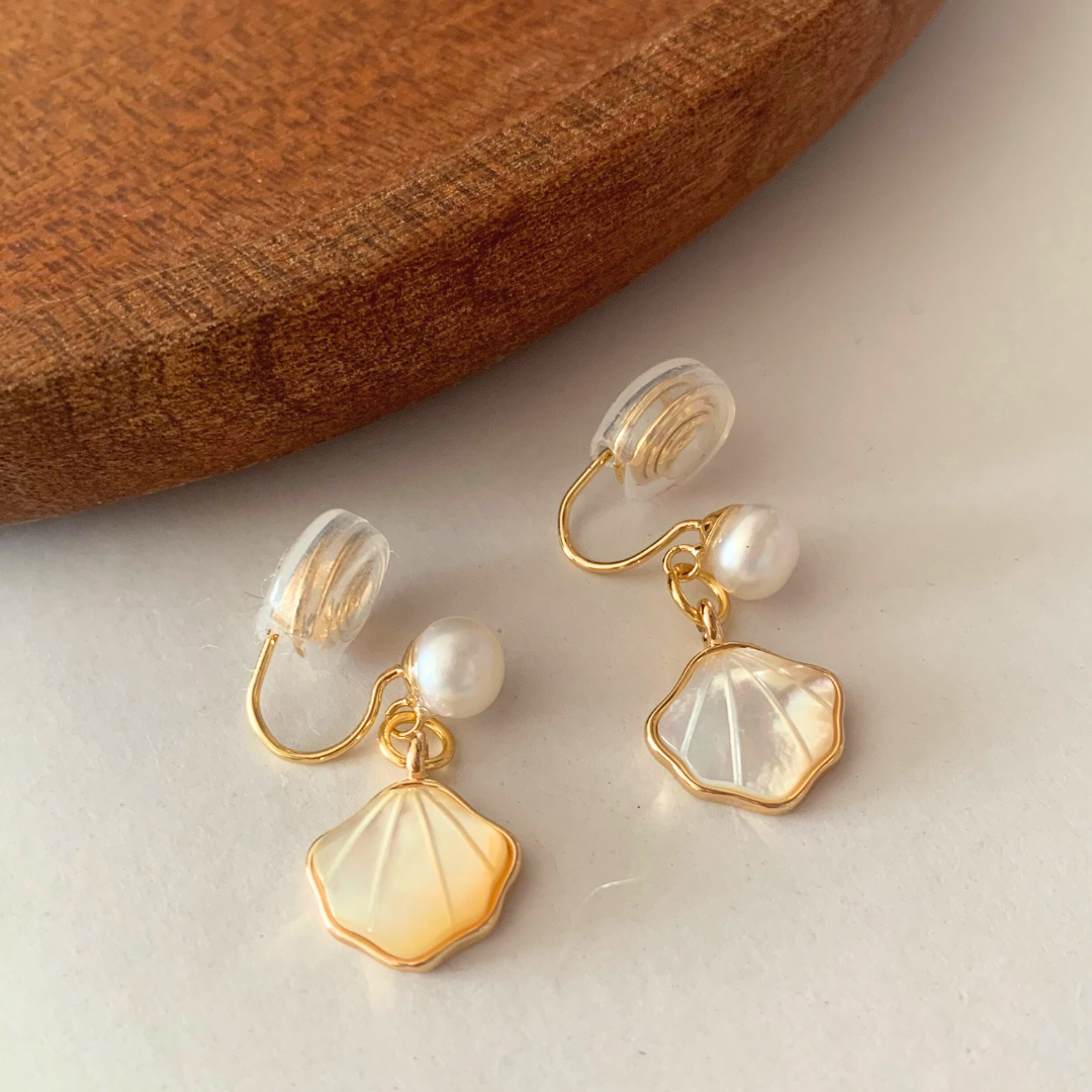 【新作｜12/3(月)〜】パール&シェルドロップイヤリング【ノンホール（フラットタイプ）】