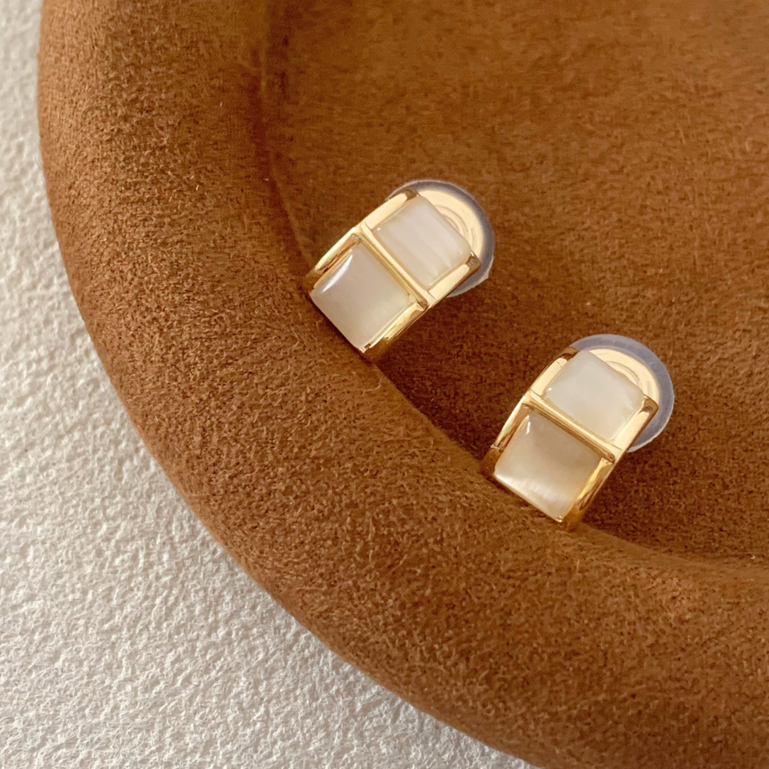 ニュアンススクエアイヤリング【ノンホール（フラットタイプ）】