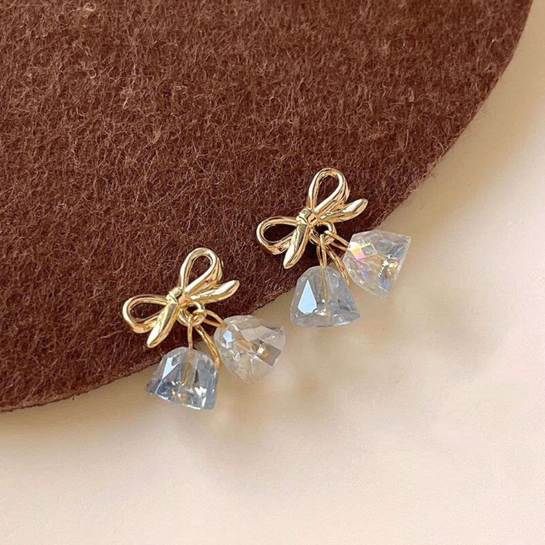 【新作｜12/14(日)〜】リボン×ベルチャームイヤリング【ノンホール（スプリングタイプ）】