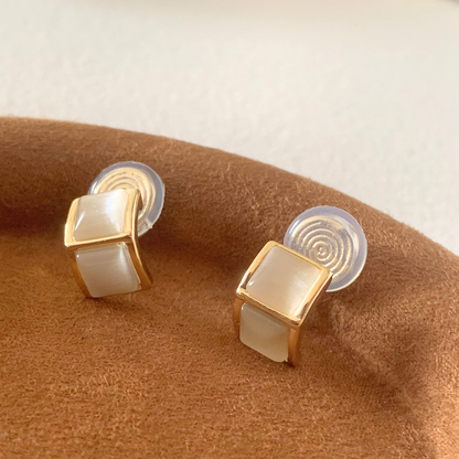 ニュアンススクエアイヤリング【ノンホール（フラットタイプ）】