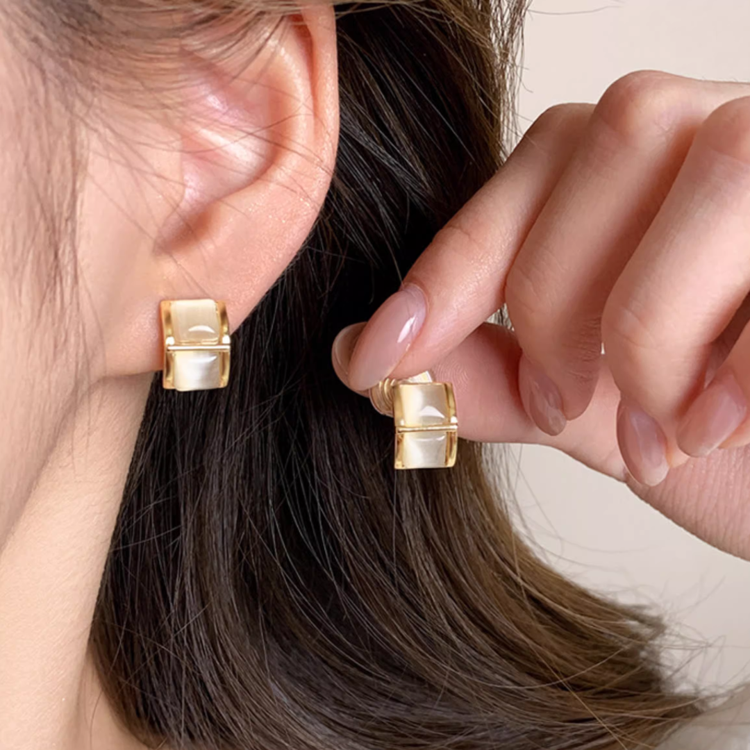 ニュアンススクエアイヤリング【ノンホール（フラットタイプ）】