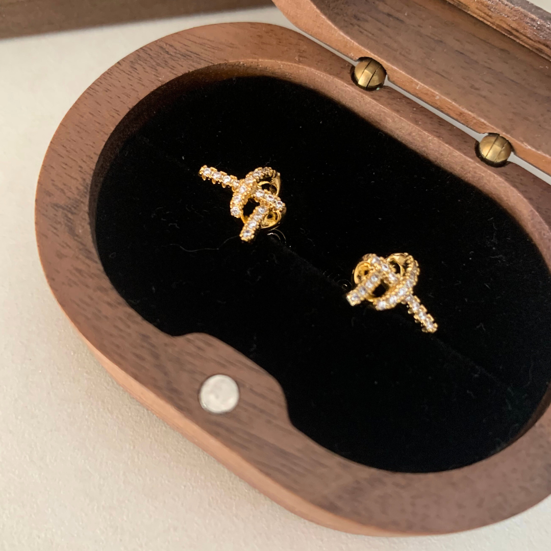 【新作｜12/3(月)〜】ハートノットイヤリング【ノンホール(フラットタイプ)】