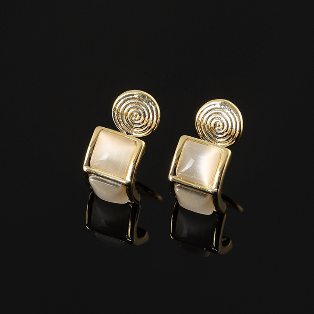 ニュアンススクエアイヤリング【ノンホール（フラットタイプ）】