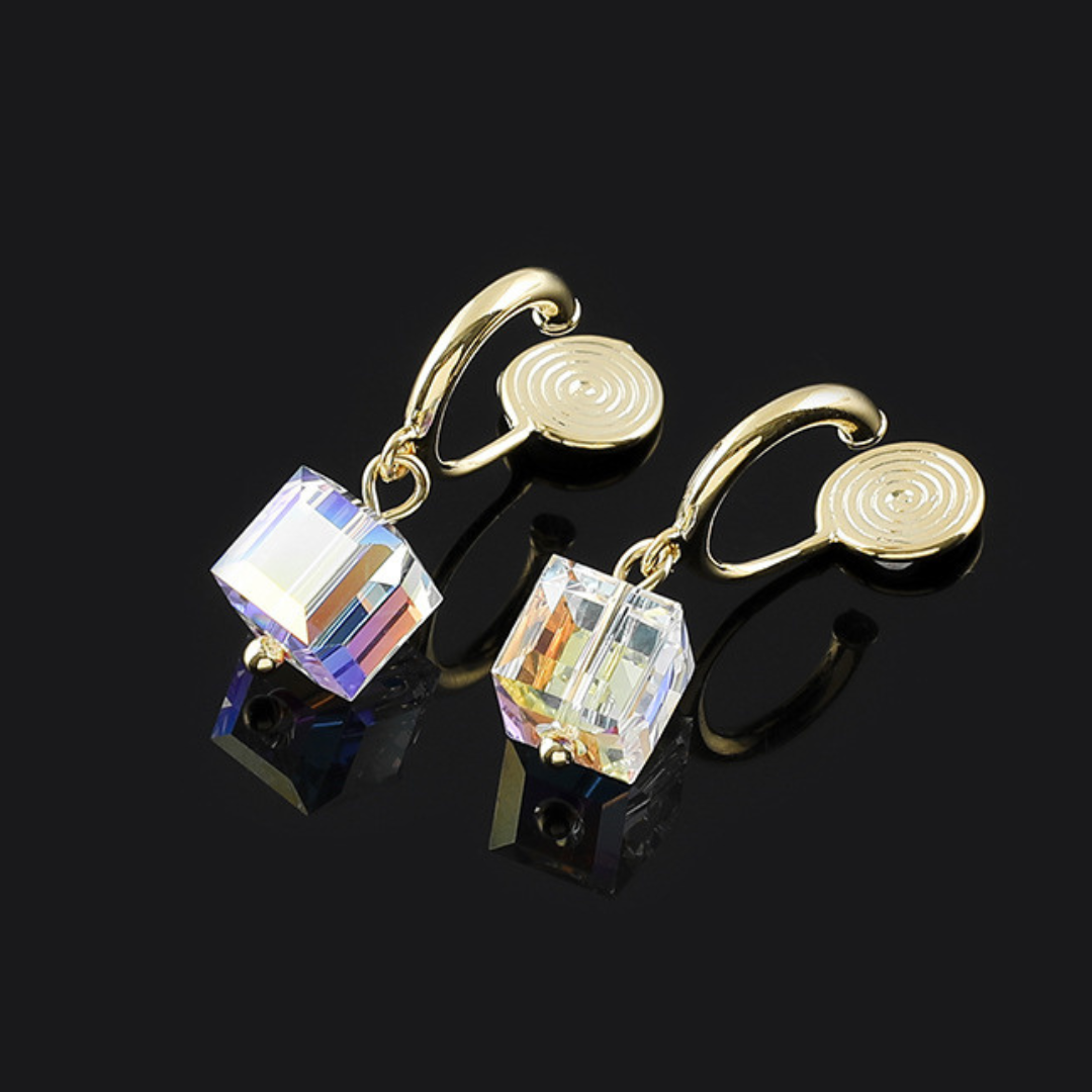 【新作｜12/3(月)〜】クリスタルキューブイヤリング【ノンホール（フラットタイプ）】