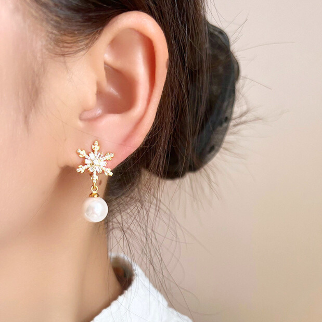 【新作｜12/14(日)〜】雪の結晶パールイヤリング【ノンホール（フラットタイプ）】