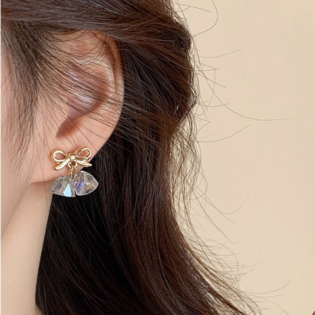 【新作｜12/14(日)〜】リボン×ベルチャームイヤリング【ノンホール（スプリングタイプ）】