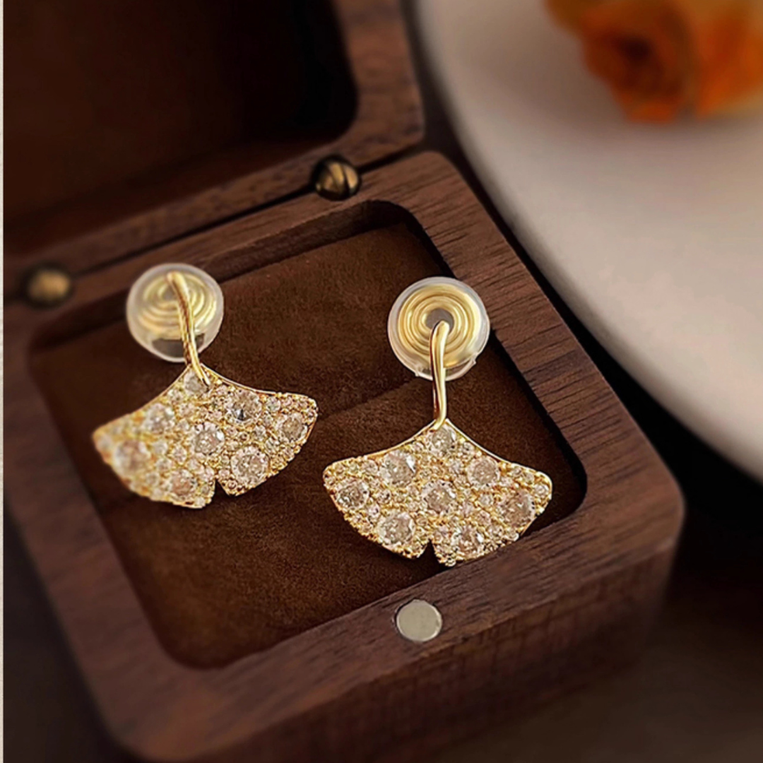 【新作｜12/3(月)〜】イチョウリーフパヴェイヤリング【ノンホール（フラットタイプ）】