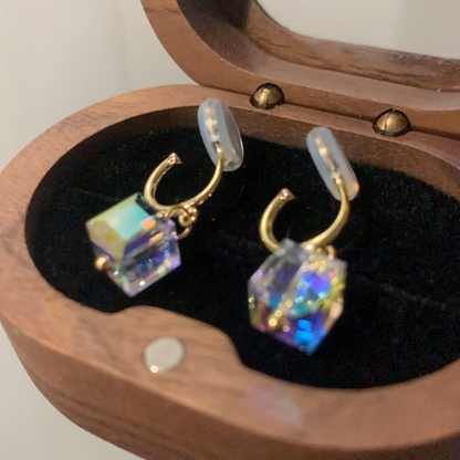 【新作｜12/3(月)〜】クリスタルキューブイヤリング【ノンホール（フラットタイプ）】