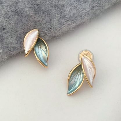 【新作｜12/3(月)〜】バイカラ―リーフイヤリング【ノンホール（フラットタイプ）】