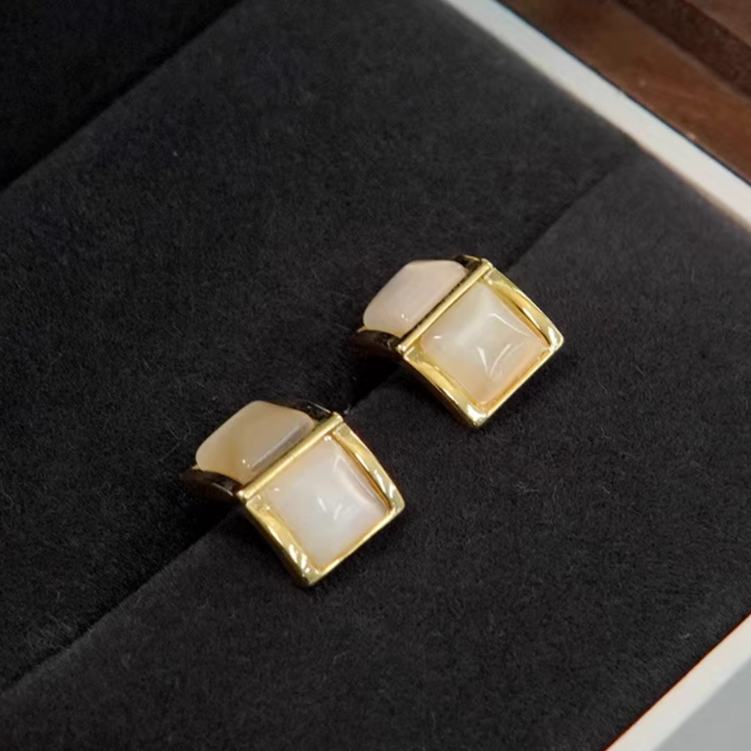 ニュアンススクエアイヤリング【ノンホール（フラットタイプ）】